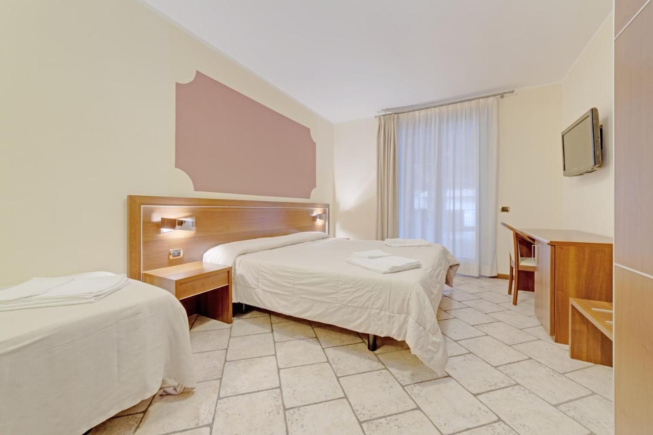 Hotel Grotto Bagat Lavena Ponte Tresa Kültér fotó